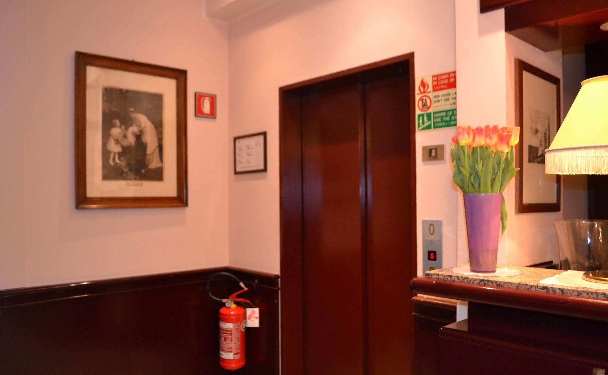 Buenos Aires Hotel Milão Exterior foto